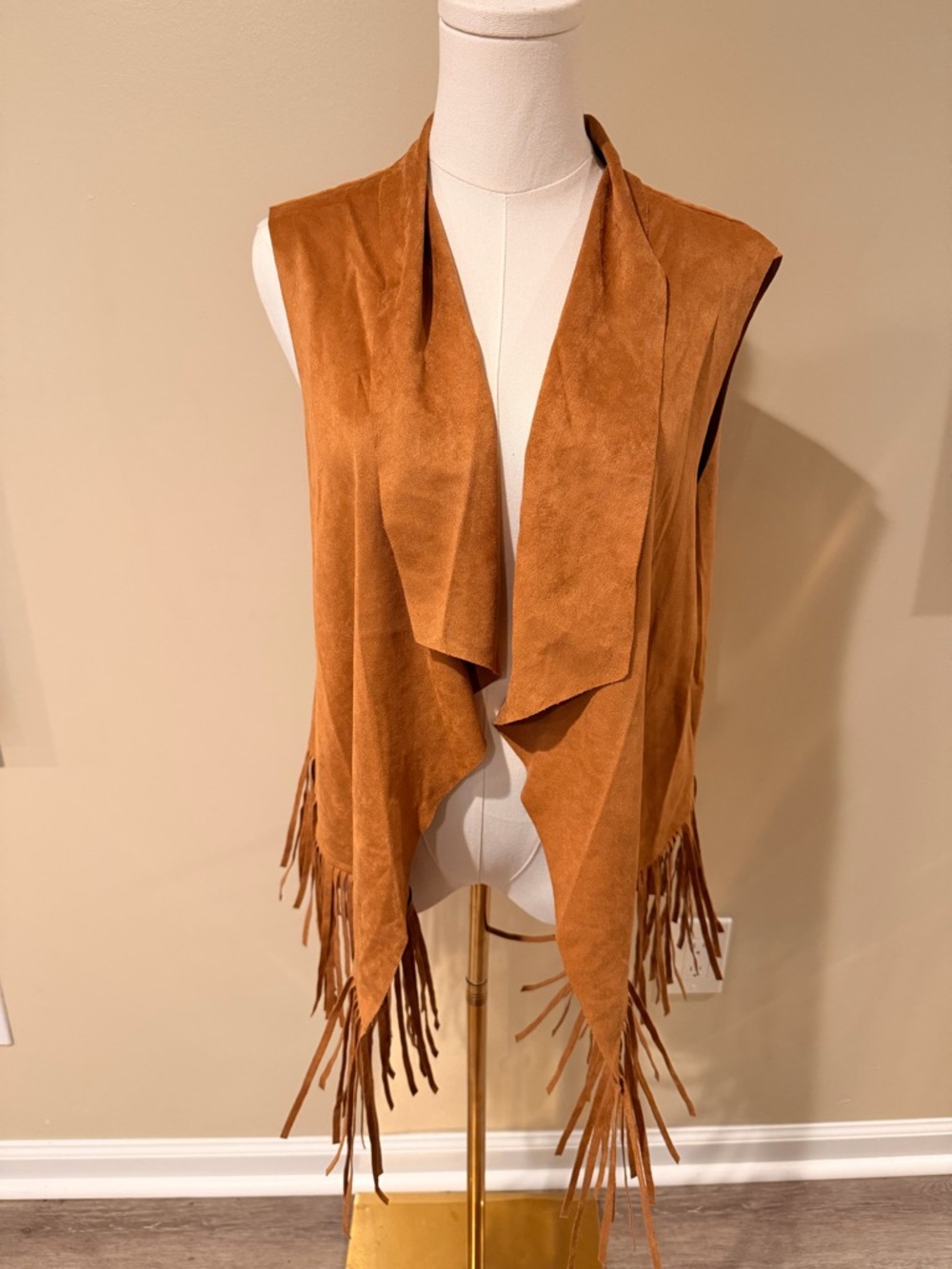 Fringe Suede-Look Sleeveless Vest in Cognac